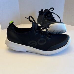 Oofos EUC Size 9 Women’s